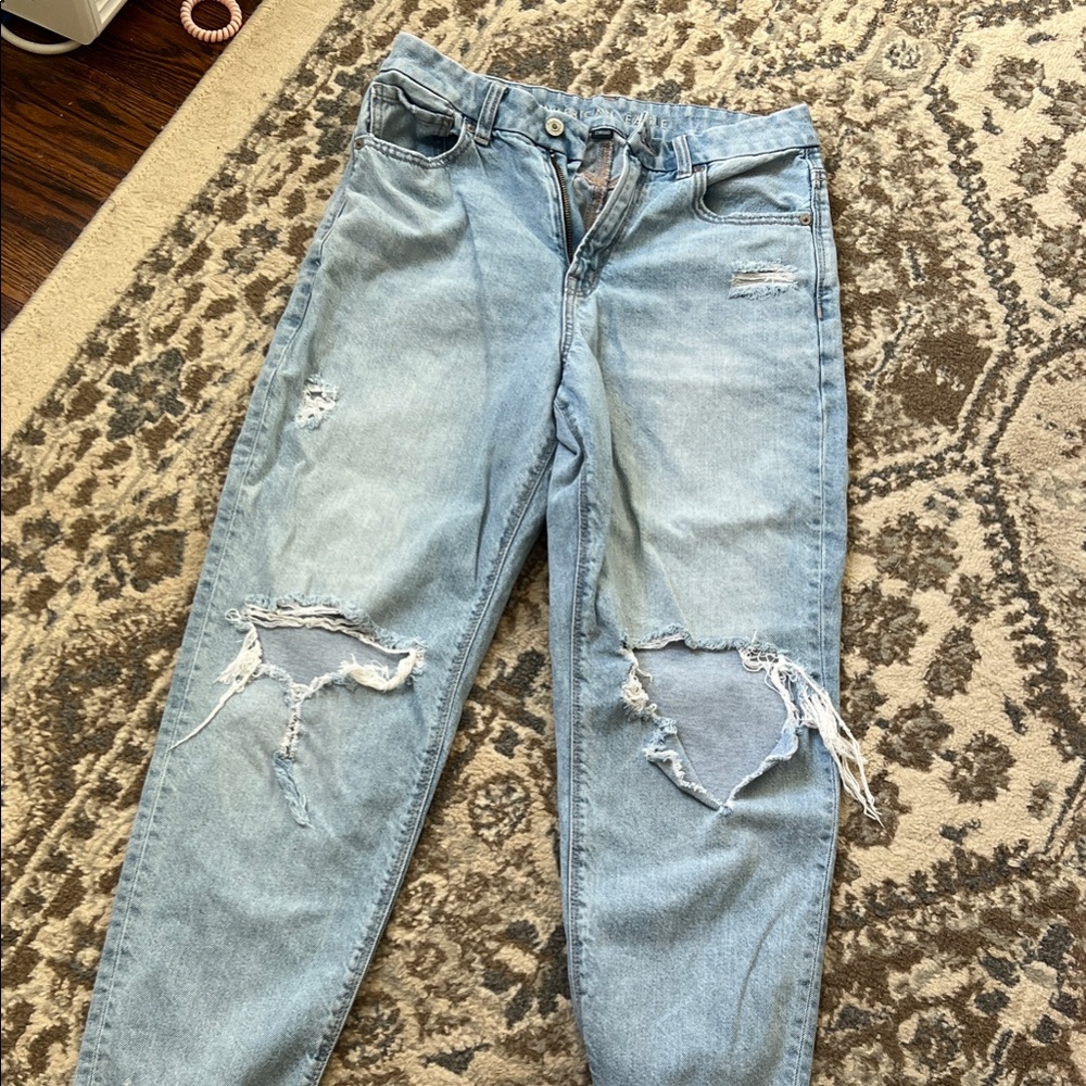American Eagle Outfitters Mom jeans